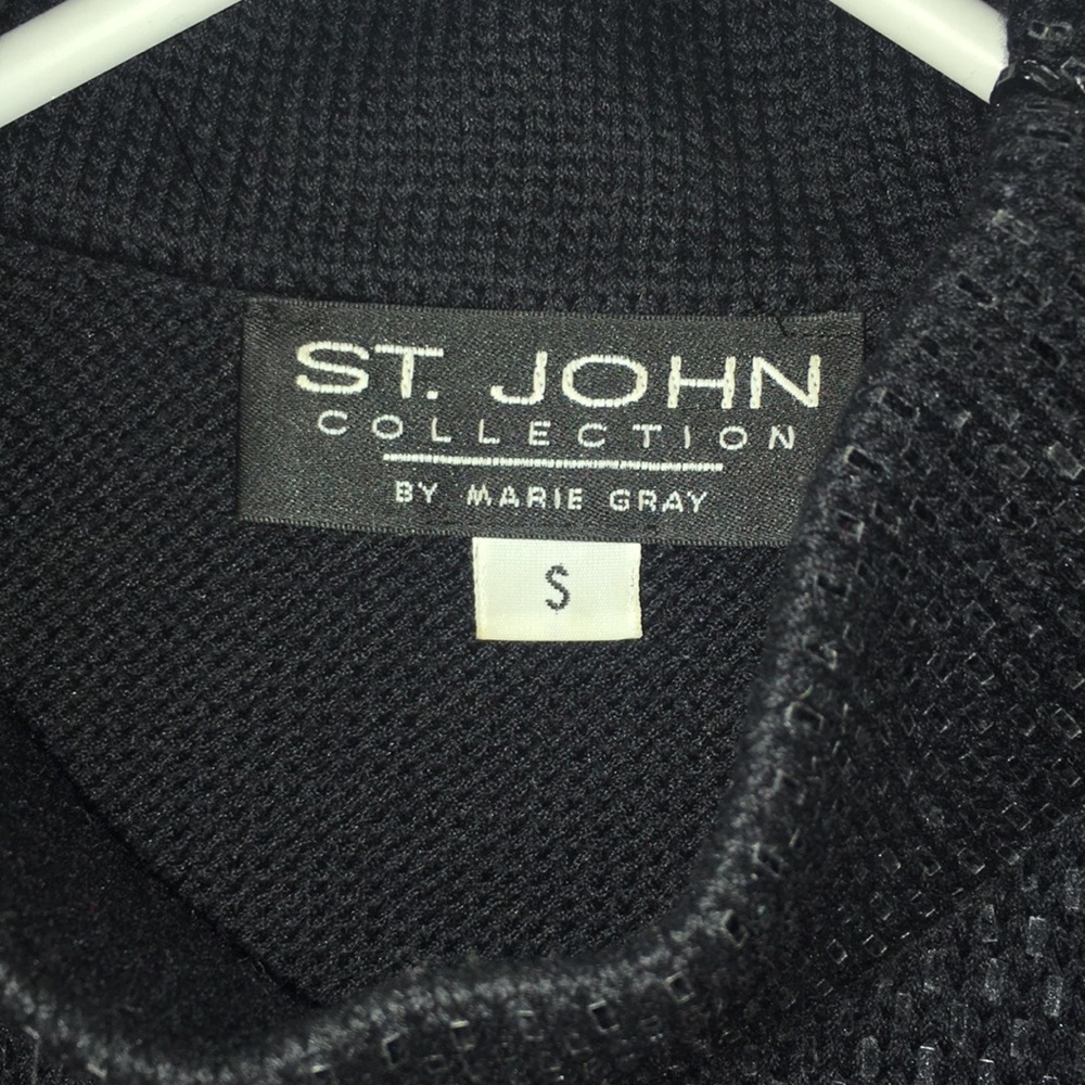 St. John Collection Sweater Top Alpine Design - Picture 2 of 3
